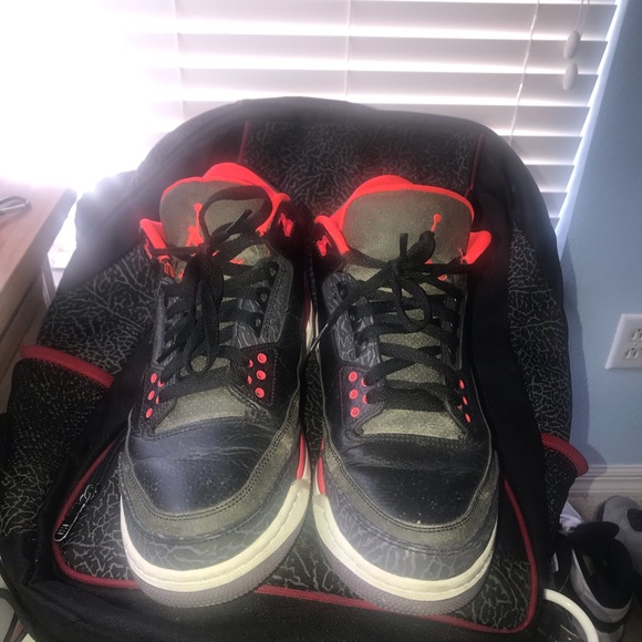 Air Jordan 8 Bugs Bunny and Air Jordan 3 Crimson - Picture 7 of 8